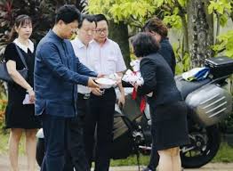 Learn how you can apply now. Bai Tian Pays Last Respects To Ioi Group Founder Updated The Star