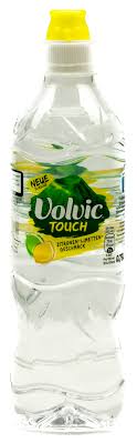 Bestellen sie ganz einfach beliebte sorten von volvic, wie das volvic touch apfel oder volvic touch zitrone, zusammen mit wassern mit geschmack von gerolsteiner, hella, adelholzener oder auch vöslauer. Volvic Touch Zitrone Limette 0 75 L Pet Einweg Ihr Zuverlassiger Lieferservice