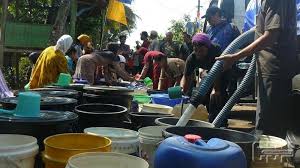 Manakala baki 3% adalah air bawah tanah. Delapan Desa Di Banyumas Krisis Air Bersih Kalimantan Pedesaan Sungai
