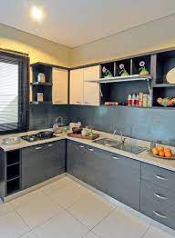 Penambahan mini bar pada kitchen set tak hanya membuat dapur terlihat lebih stylish, tetapi juga menambah ruang di dalam dapur menjadi lebih optimal. Minimalis Desain Dapur Kecil Dapur Berbentuk U Dapur Rumah