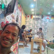 Cool Mini Mart in {1}, Thailand