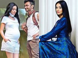 Amrita shared a soothing video dressed in a red saree, cradling her baby bump. See Pics Vivah Actress Amrita Rao Is Expecting A Baby Here S First Picture Of Her Rocking Her Baby Bump English Lokmat Com