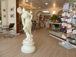 Salon de coiffure homme et femme à lens (62) situé en plein coeur de lens au 34/36 rue de la gare, le salon richard b. Brigitte Lardet Coiffure Lens Horaires Telephone