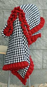 See more ideas about knitting, houndstooth, knitting patterns. I Love This So Cute Houndstooth Knit Blanket Houndstooth Blanket Crochet Edging Crochet
