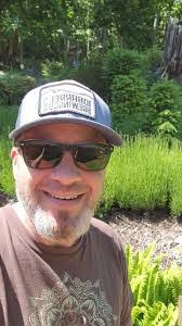 Shawn Earles's Instagram, Twitter & Facebook