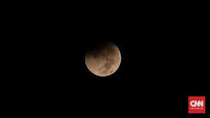 Bangunan yang memiliki lima lantai ini juga digunakan untuk melihat posisi bulan untuk menentukan awal suatu bulan. Fakta Fenomena Alam Black Moon Jelang 1 Suro