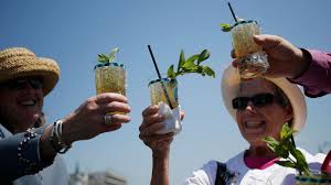 Gently press leaves against glass with back of spoon to release flavors. How The Mint Julep Became An Iconic Kentucky Derby Cocktail And The Official Recipe To Make It At Home Gma