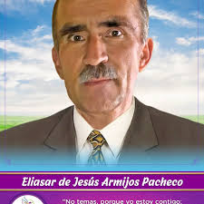 Oración "Hijo mío, que triste y doloroso es recordar que no estás en este  mundo. Sin embargo al saber que estás con Dios en el cielo, cantando y  gozando encuentro alivio a