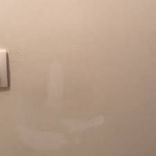 Wollte Meine Weisse Wand Ausbessern Mit Alpinaweiss Ich Hab Sie Gestrichen Aber Jetzt Ist Sie Fleckig Was Tun Das Sind Die Ergebnisse Direkt Nach Dem Auftragen Weiss Wandfarbe Ma
