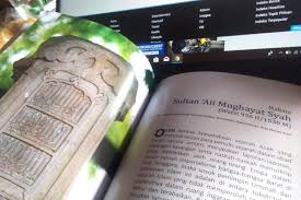 Kaidah Kebahasaan Teks Cerita Sejarah Halaman All Kompas Com