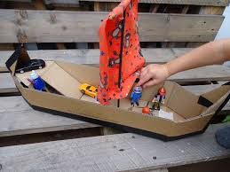 Karton Upcycling Wir Basteln Ein Schiff Vlikeveronika In 30 Minuten Zum Eigenen Piratenschiff Fur Paw Patrol Spielzeug Playmobil Spielzeug Kinder Spielzeug