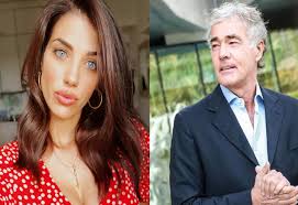 Piccolo incidente per massimo giletti che ha condotto l'appuntamento di non è l'arena con il naso rotto. Massimo Giletti Con Eleonora Boi Ruba La Fidanzata A Gallinari A Forte Dei Marmi Lettini Vicini E