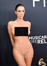 グラミー賞授賞式、カニエ・ウェスト妻が過激ルックでレッドカーペットに登場 | Rolling Stone Japan(ローリングストーン ジャパン）