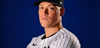 All I want for Christmas is our Polar Bear back! Uncle Steve, please make  Pete Alonso a Mets for life!