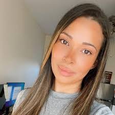 Amanda Irving's Instagram, Twitter & Facebook