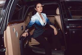 Lý nhã kỳ là một trong những mỹ nhân việt xinh đẹp và thành công của showbiz. Dan Kiá»u Ná»¯ Va Ä'áº¡i Gia Sau 12 NÄƒm Ly Nha Ká»³ Giau Khet Tiáº¿ng Váº«n Thua Hoa Háº­u