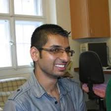 What are the electrophysiological differences between excitatory and  inhibitory neurons ?