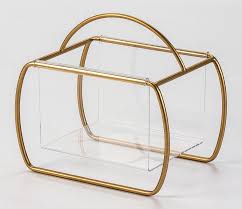 Thai Mobilier Porte Revues Acrylique Et Metal Dore Vera Lestendances Fr Porte Revue Acrylique Metal