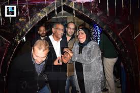 تأتي إصابة رجب، بكورونا، عقب إصابة عدد كبير من نجوم الوسط الفني منهم يسرا وأمير كرارة ومحمد فراج بالفيروس اللعين الذي أودي بحياة الملايين. ÙÙŠØ¯ÙŠÙˆ Ø³ÙŠØ¯ Ø±Ø¬Ø¨ ÙŠØ­Ù‚Ù‚ Ø£Ù…Ù†ÙŠØ© Ø¹Ø±ÙˆØ³ Ø¨Ø­Ø¶ÙˆØ± Ø²ÙØ§ÙÙ‡Ø§ Ù‚Ø§Ù… Ø¨Ø¯ÙˆØ± ÙˆØ§Ù„Ø¯Ù‡Ø§ ÙˆØ§Ù„ÙØªØ§Ø© Ø¨ÙƒØª ØªØ£Ø«Ø±Ø§ Ù…Ø¬Ù„Ø© Ù‡ÙŠ