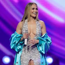 Martina Oliveira nua exibindo buceta raspada