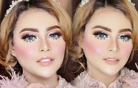 Atta halilintar dan aurel hermansyah tidak putus, tapi begini hubungan merereka ,kabar terbaru. Aurel Hermansyah Didandani Khadijah Azzahra Jadi Mirip Banget Krisdayanti Media Iyaa Bridal Makeup Make Up Pengantin Image House