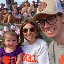 Tiffany DeLeon Gilstrap (@tiffldeleon)