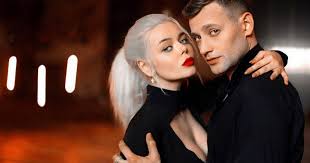 Grosu and григорий лепс, шариф, нико неман, ромади, татьяна ширко, николай тимохин, данил буранов новогодняя (single 2016). Alina Grosu Pokazala Kak Muzh Nosit Ee Na Rukah Foto Novosti Shou Biznesa Segodnya