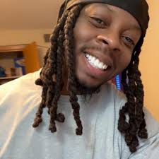 Cheers to celebrating another birthday in a new country 🎉 🎂✈️ See slide 3  if u care to know how old I am now 😅😩. Time goes by so fast but I'm