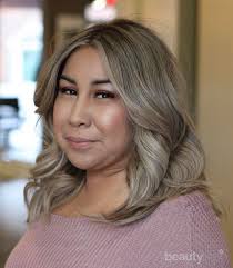 Tidak perlu mengeluarkan biaya yang banyak untuk perawatan rambut pendek. Ini Dia Gaya Rambut Untuk Wanita Gemuk Agar Terlihat Lebih Tirus