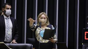 A proposta prevê o aumento da alíquota de contribuição dos servidores de 11% para 14. Em Dia De Votacao Na Camara Gorete Pereira E Afastada Do Cargo De Deputada Pontopoder