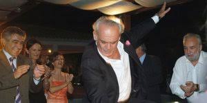 Εφυγε από τη ζωή σήμερα σε ηλικία ;ο πρώην υπουργός των κυβερνήσεων του πασοκ και ιστορικό στέλεχος του κινήματος άκης τσοχατζόπουλος. Oglrtzxl2pifom