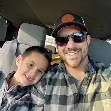 Andrew Steiner's Instagram, Twitter & Facebook