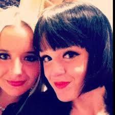 Hannah Whitney (@prettyusefuluk)