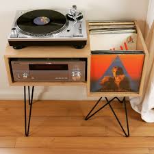 Il permet de poser votre platine vinyle et de l'isoler des vibrations transmisses par le sol. Meuble Platine Vinyle Quel Meuble Pour Ranger Ses Vinyles Vinyle Actu