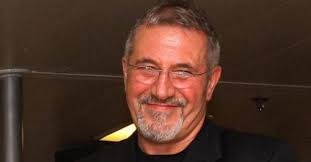 1960'lı yıllarda haramiler grubunda bateristlik yaptı i̇lk evliliğini i̇stanbul gelişim orkestrası şefi selçuk başar'ın kardeşi asuman. N762n5qcxnn2bm