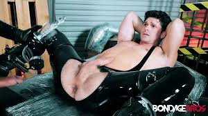 DILF Ryan Cruz Torments Submisivní Hunk Devin Franco