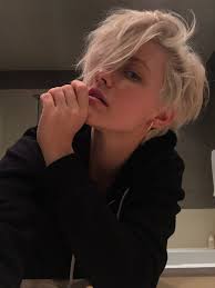Pic Twitter Com Yvzqzdkd3v Tomboy Hairstyles Androgynous Haircut Androgynous Hair