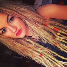 pin von lindsay tomaka auf hair beauty dreadlock frisuren teil dreads synthetische dreads