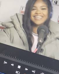 Bad Bitch Ain’t Nun Made Up but My Make Up ! , & That Music Otw 🤗