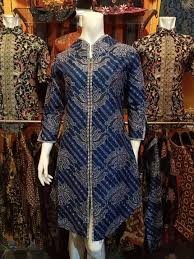 Inovasi model baju batik wanita pun kini semakin modern dan beragam. Tunik Batik Terbaru 2021 Tunik Batik Modern Tunik Batik Murah Tunik Jumbo Baju Batik Wanita Atasan