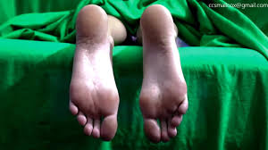 Free Tatted hotty sticky soles (Cum Feet) Porn Video HD