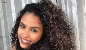 Girls with straight hair are constantly envious of. 9 Easy Sexy Curly Hair Ideas For Every Day That You Could Do In Minutes