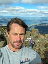 Introducing yourself and sharing a photo of Swansea Heads, NSW