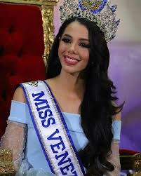 Hemos elaborado un ranking con las candidatas de miss universo 2021 que más triunfan en instagram, en el cual no se la periodista laura olascuaga sueña con ser la tercera colombiana que consigue la corona de miss universo, pero de momento tendrá que conformarse con ser una de las. Check Out The Interesting Facts About The Newly Crowned Miss Venezuela 2019 Thalia Olvino