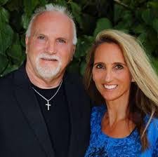 Lori Mcnamara's Instagram, Twitter & Facebook