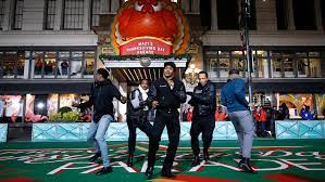 Macy S Thanksgiving Day Parade Revives Broadway For A Day The New York Times
