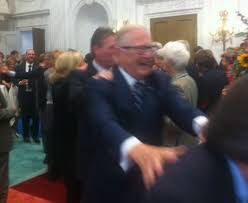 Maar ja, zo kom je in het nieuws. Geenstijl Polonaise Iedereen Aan Het Wachtgeld