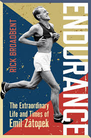 Seuraavana vuonna zátopek rikkoi 10 000 metrin juoksun maailmanennätyksen kahdesti ja rikkoi oman ennätyksen kolmesti seuraavan neljän kauden aikana. Endurance The Extraordinary Life And Times Of Emil Zatopek Wisden Sports Writing Broadbent Rick 9781472920225 Amazon Com Books