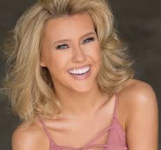 Baylee Smith's Instagram, Twitter & Facebook