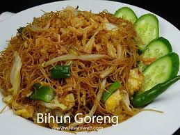 Fried Rice Noodles Recipe From Indonesia Recipe In 2020 Rice Noodle Recipes Noodle Recipes Easy Vermicelli Recipes